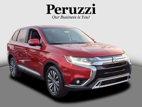 Used 2019 Mitsubishi Outlander SE image 1