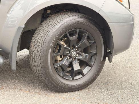 Used 2020 Nissan Frontier SV w/ Midnight Edition Floor Mats RWD image 5