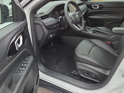 New 2026 Jeep Compass Limited image 16