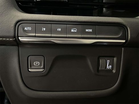 Certified 2024 Cadillac Escalade Premium Luxury image 20