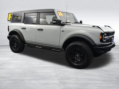 Certified 2024 Ford Bronco Wildtrak image 3