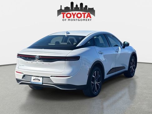 Used 2026 Toyota Crown XLE image 3