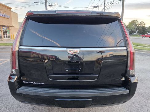 Used 2019 Cadillac Escalade ESV Luxury image 4