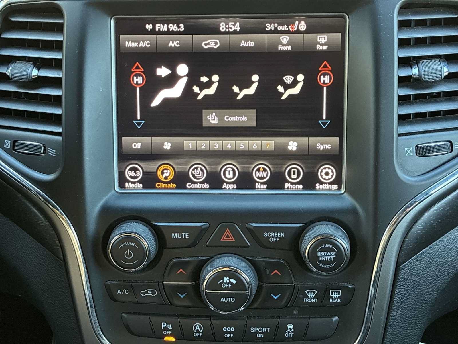 Used 2018 Jeep Grand Cherokee Altitude AWD/4WD image 16