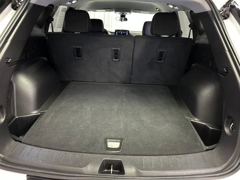 Used 2025 Chevrolet Blazer LT FWD image 24