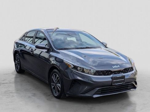 Certified 2023 Kia Forte LXS w/ LXS Technology Package FWD image 4