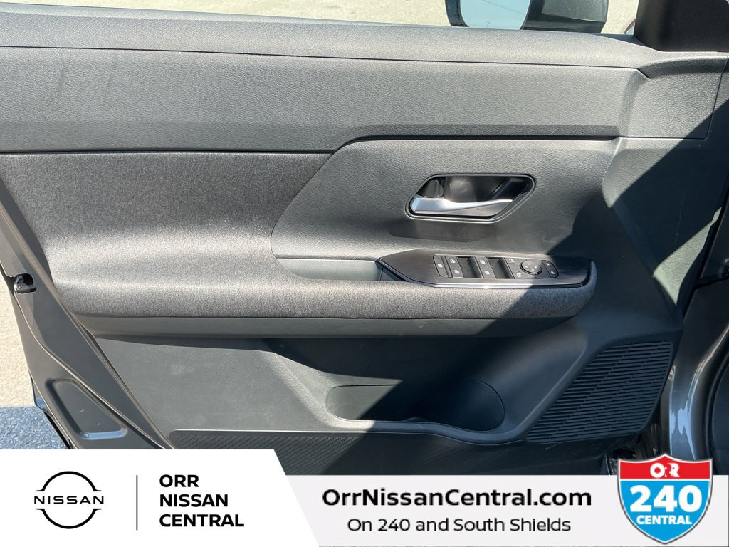 Used 2025 Nissan Kicks SV w/ SV Premium Package AWD/4WD image 16