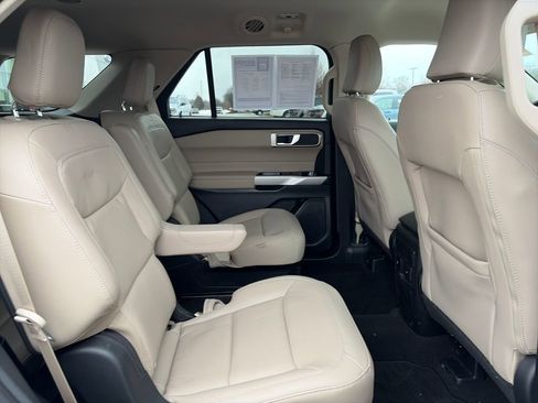 Used 2024 Ford Explorer XLT w/ Equipment Group 202A image 34