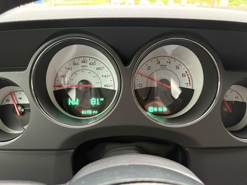 Used 2014 Dodge Challenger R/T RWD image 33