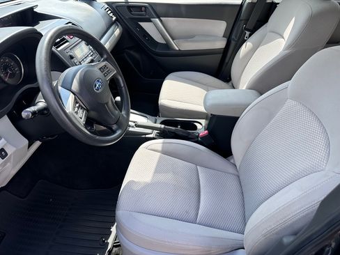 Used 2015 Subaru Forester 2.5i Premium AWD/4WD image 5
