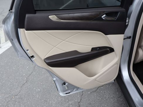 Used 2018 Lincoln MKC Reserve FWD image 30