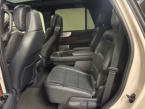 Used 2022 Lincoln Navigator Reserve AWD/4WD image 35