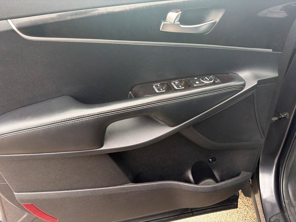 Used 2016 Kia Sorento AWD image 14