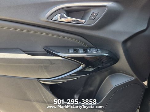 Used 2025 Chevrolet Trax LT w/ Driver Confidence Package FWD image 26
