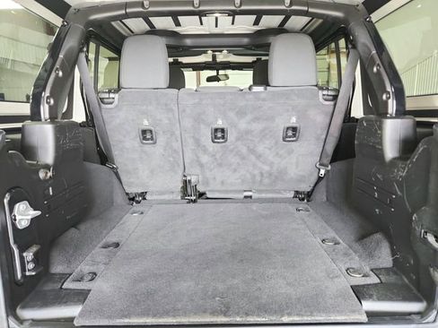 Used 2021 Jeep Wrangler Unlimited Sport image 38