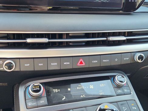 Used 2025 Hyundai Palisade AWD image 25