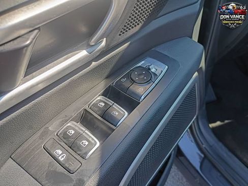 Used 2025 Kia Telluride S FWD image 11