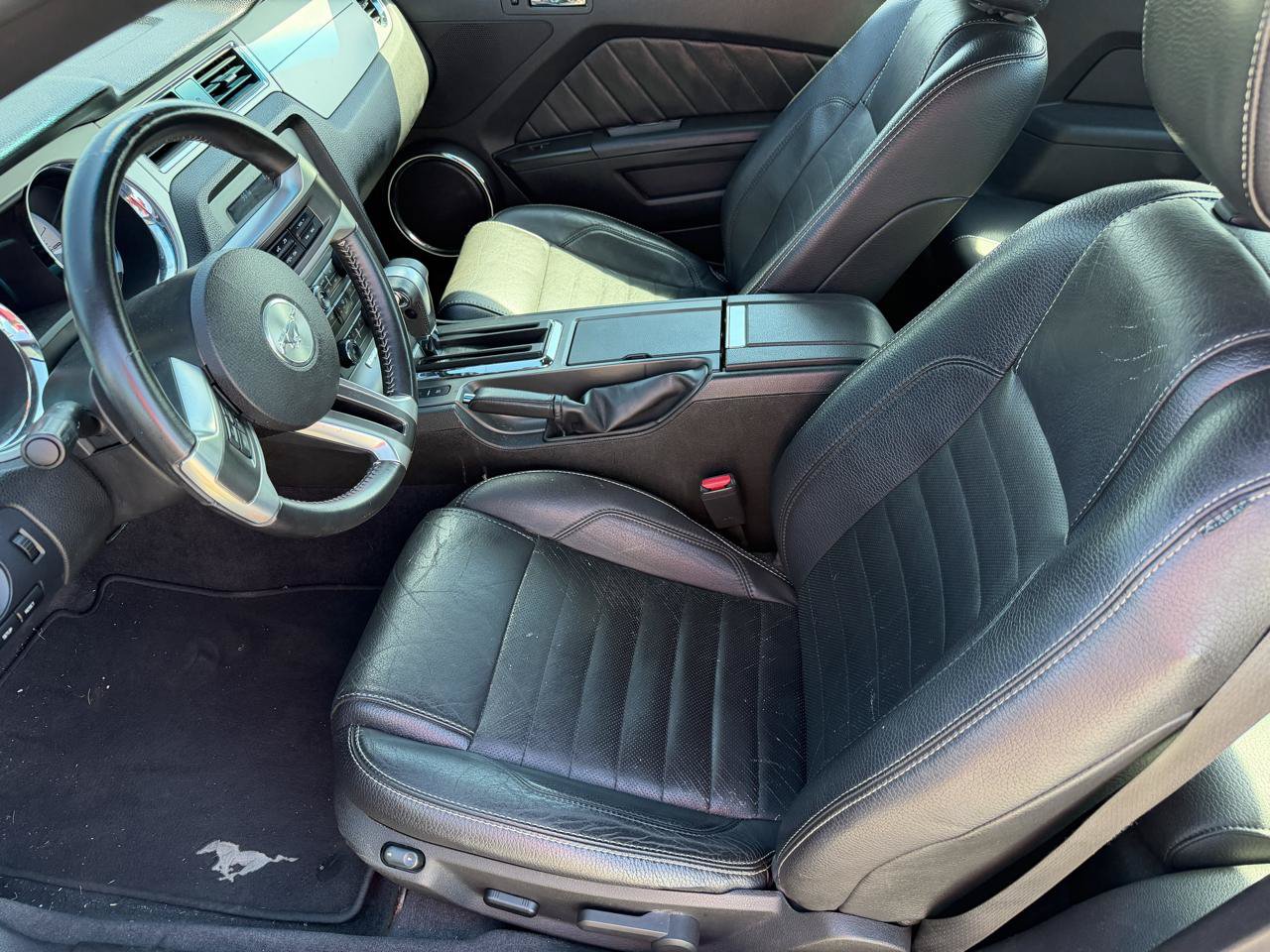 Used 2011 Ford Mustang Premium w/ 202A Rapid Spec Order Code RWD image 10