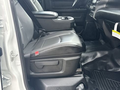 Used 2024 RAM 5500 Tradesman w/ Chrome Appearance Group image 14