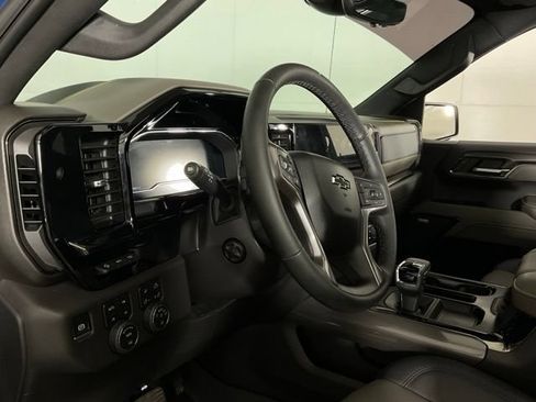 Used 2024 Chevrolet Silverado 1500 ZR2 w/ Technology Package AWD/4WD image 17