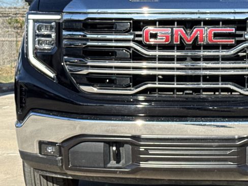 Used 2025 GMC Sierra 1500 SLT image 41