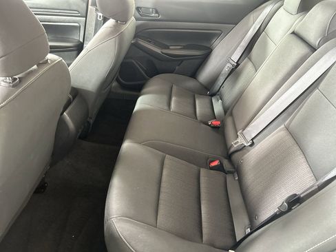 Used 2025 Nissan Altima 2.5 SV FWD image 24