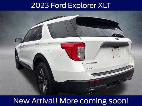 Used 2023 Ford Explorer XLT w/ Equipment Group 202A image 3
