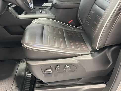 Used 2025 GMC Sierra 2500 AT4X AWD/4WD image 18