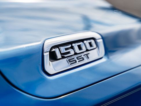 Used 2025 RAM 1500 Laramie image 11