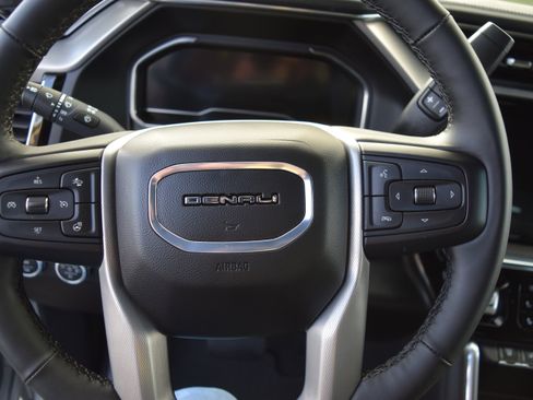 Used 2025 GMC Sierra 2500 Denali w/ Denali Reserve Package AWD/4WD image 12