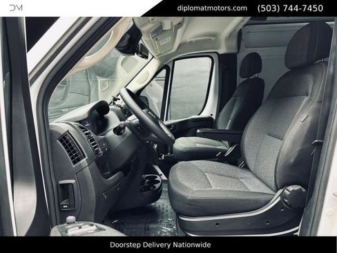 Used 2025 RAM ProMaster 2500 w/ Safety Group FWD image 17