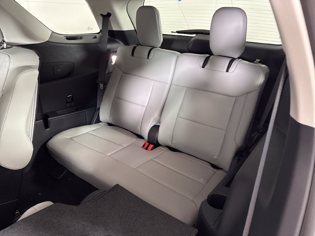 New 2026 Ford Explorer Active w/ Active Comfort Package RWD image 28