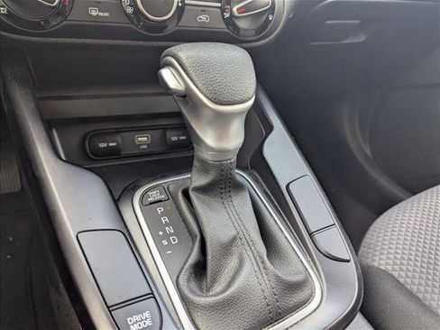 Used 2025 Kia Soul LX w/ LX Technology Package image 10