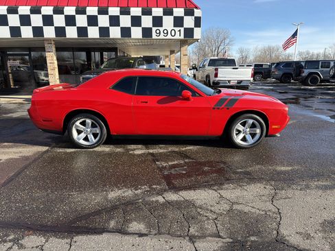 Used 2009 Dodge Challenger R/T w/ Sound Group image 8