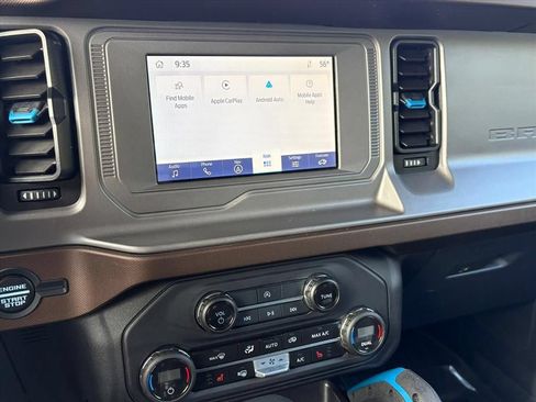 Used 2023 Ford Bronco Outer Banks AWD/4WD image 13