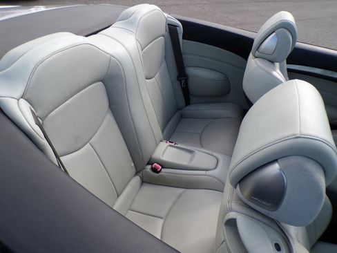 Used 2010 INFINITI G37 Convertible image 11