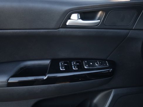 Used 2021 Kia Sportage S w/ S FWD Premium Package image 19