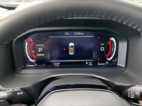Used 2025 Nissan Rogue SL FWD image 18