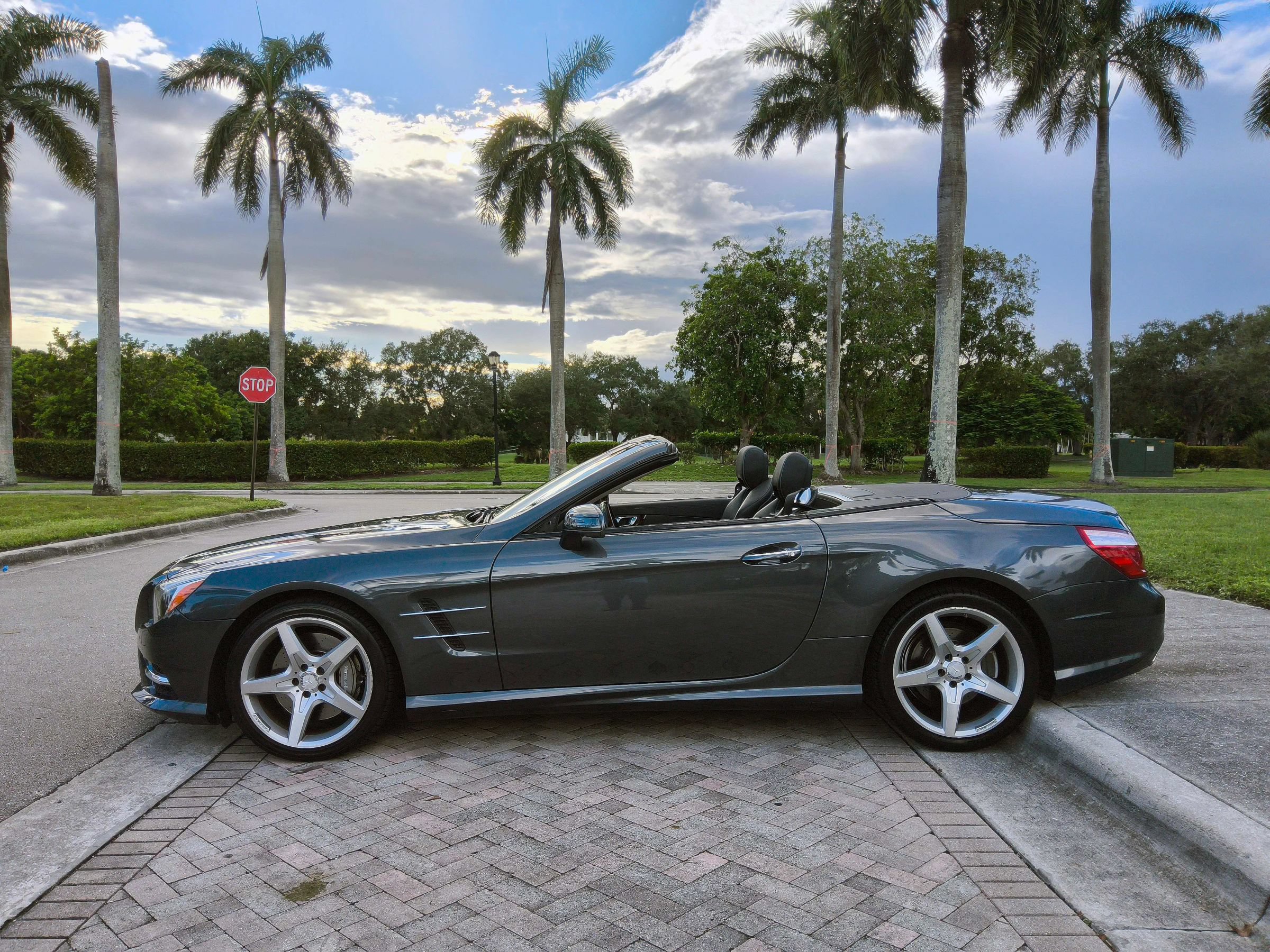 Used 2014 Mercedes-Benz SL 550 image 16