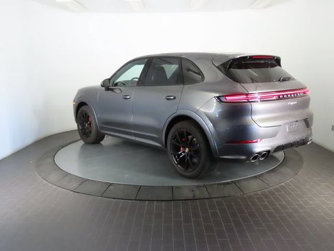 Certified 2026 Porsche Cayenne S AWD/4WD image 3