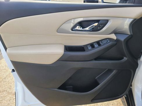 Used 2023 Chevrolet Traverse LS AWD/4WD image 10