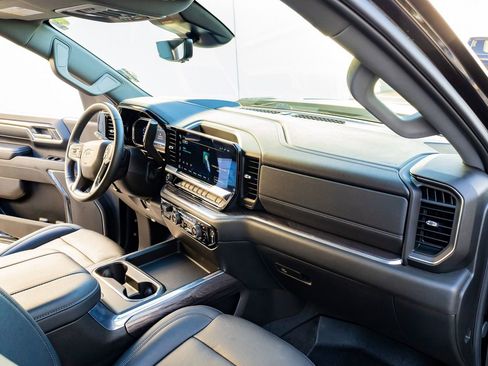 Used 2024 Chevrolet Silverado 2500 LTZ w/ LTZ Plus Package image 18