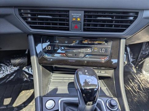 New 2026 Volkswagen Jetta SE FWD image 19