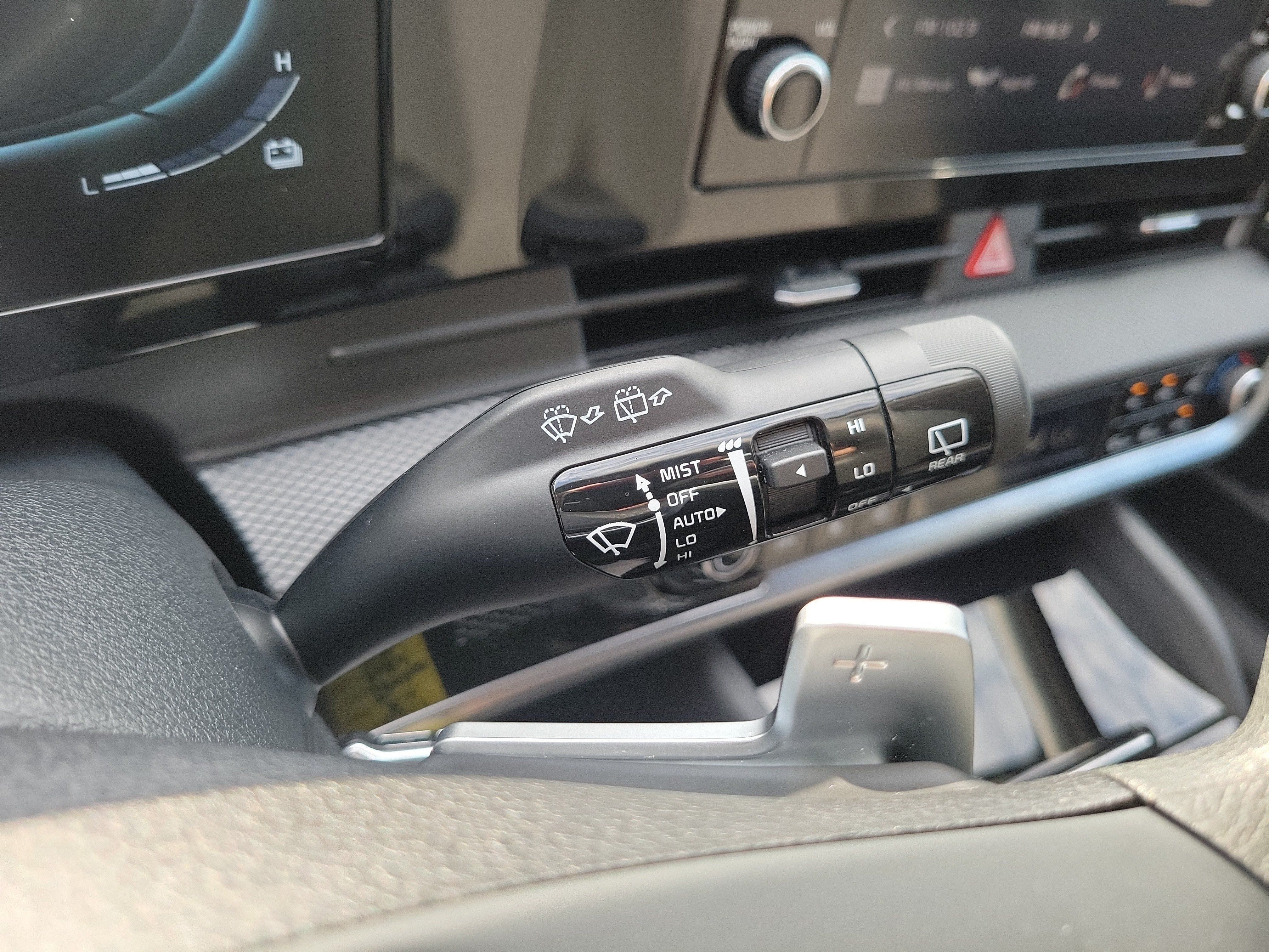 Certified 2025 Kia Sportage LX AWD/4WD image 28