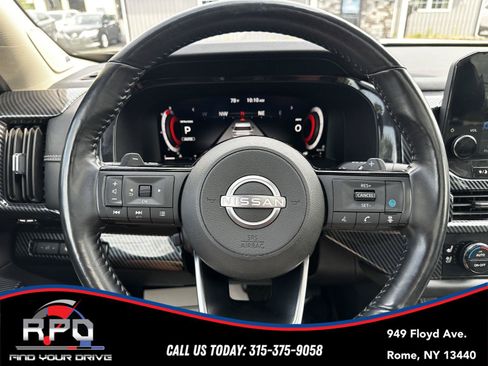 Used 2023 Nissan Pathfinder Platinum AWD/4WD image 17