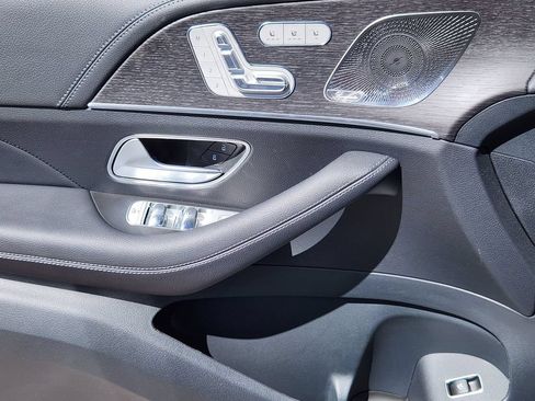 New 2026 Mercedes-Benz GLS 580 4MATIC image 23