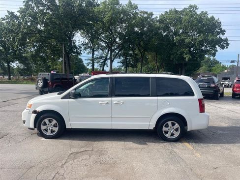 Used 2010 Dodge Grand Caravan SE w/ Entertainment Group 1 FWD image 8
