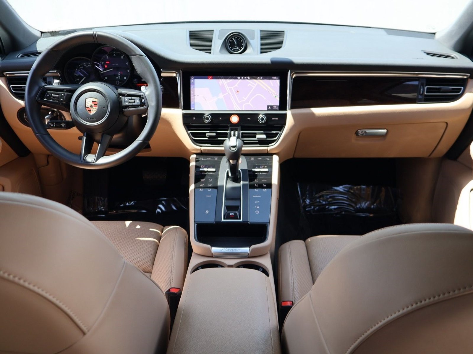 Certified 2026 Porsche Macan AWD/4WD image 21