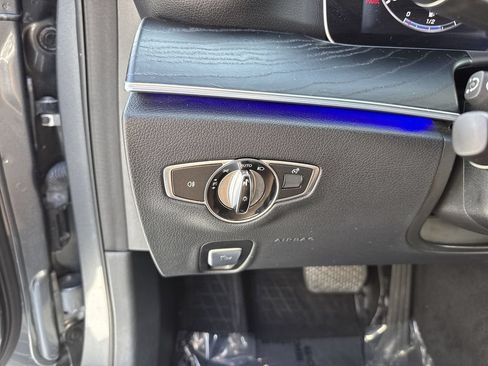 Used 2018 Mercedes-Benz E 300 4MATIC image 57
