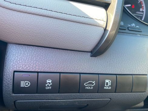 Used 2024 Toyota Camry SE image 25